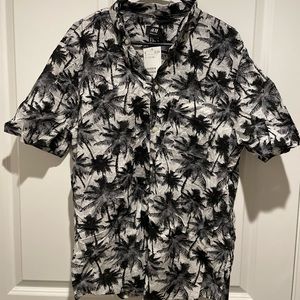 H&M Men’s Hawaiian Button Short Sleeve